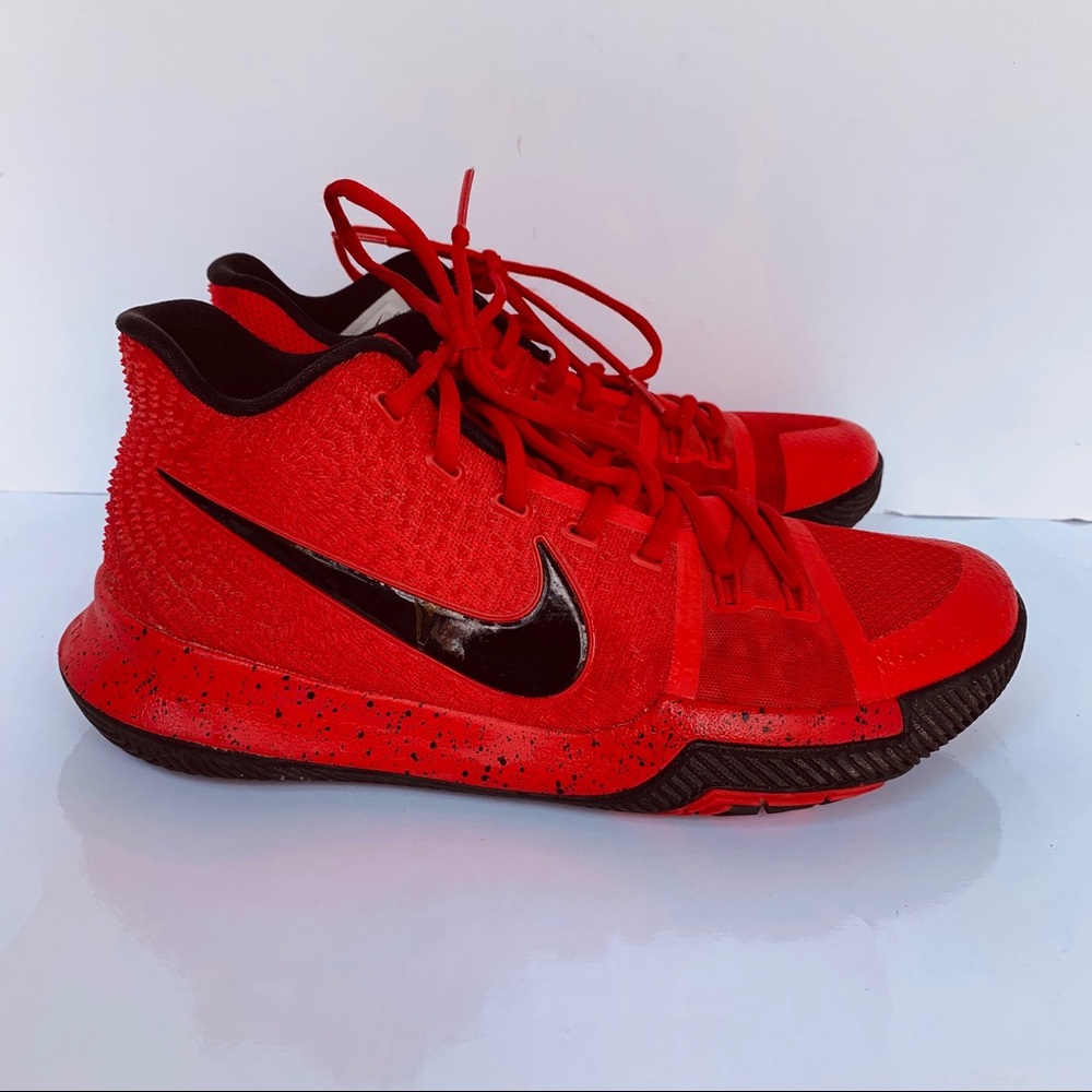 Kyrie 3 'Candy Apple' Sneaker - Picture 2 of 6